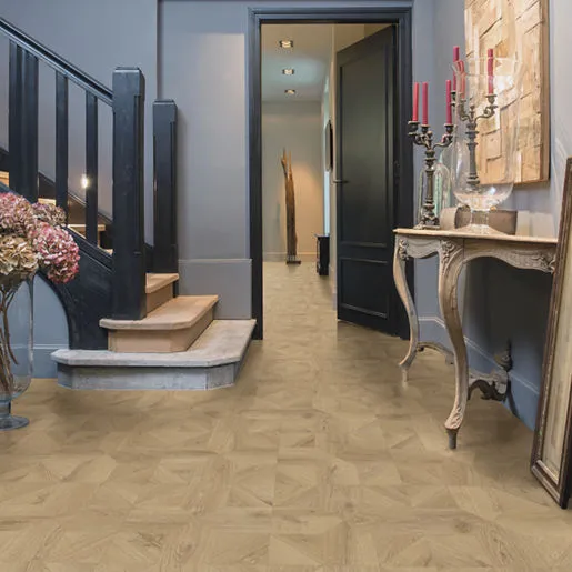 IPA4142_Interior01-B2B Square XL